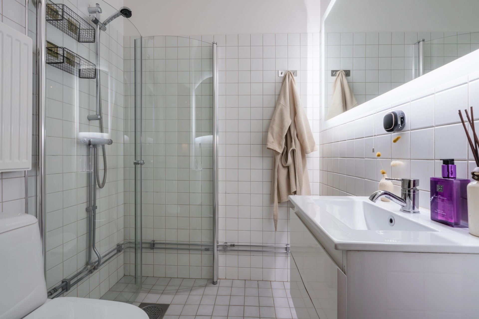 Ljus och fräsch funkisbostad med attraktivt läge och balkong!