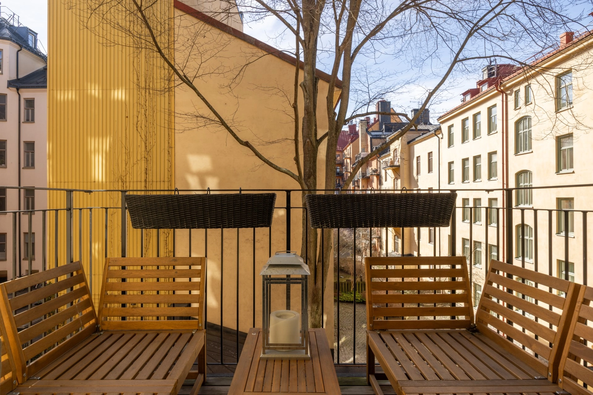 Sekelskiftesdröm med solig balkong på attraktiva Döbelnsgatan 79!