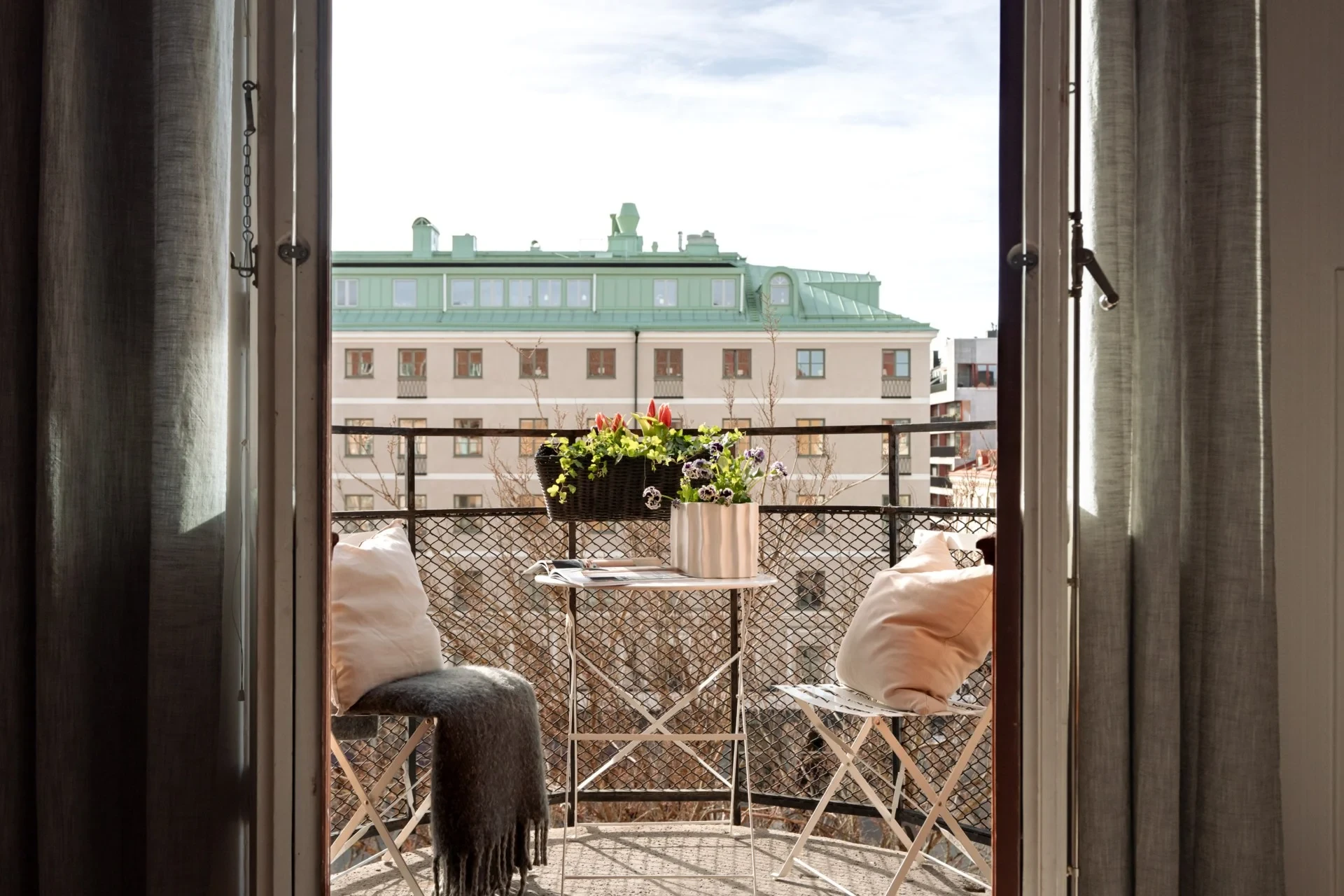 Skapa ditt drömhem – charmig 20-talstvåa med solig balkong!