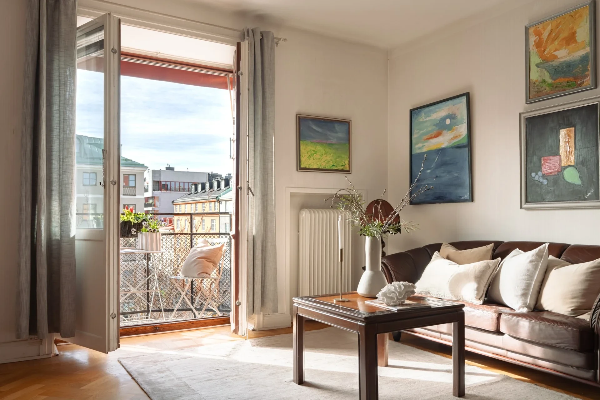 Skapa ditt drömhem – charmig 20-talstvåa med solig balkong!