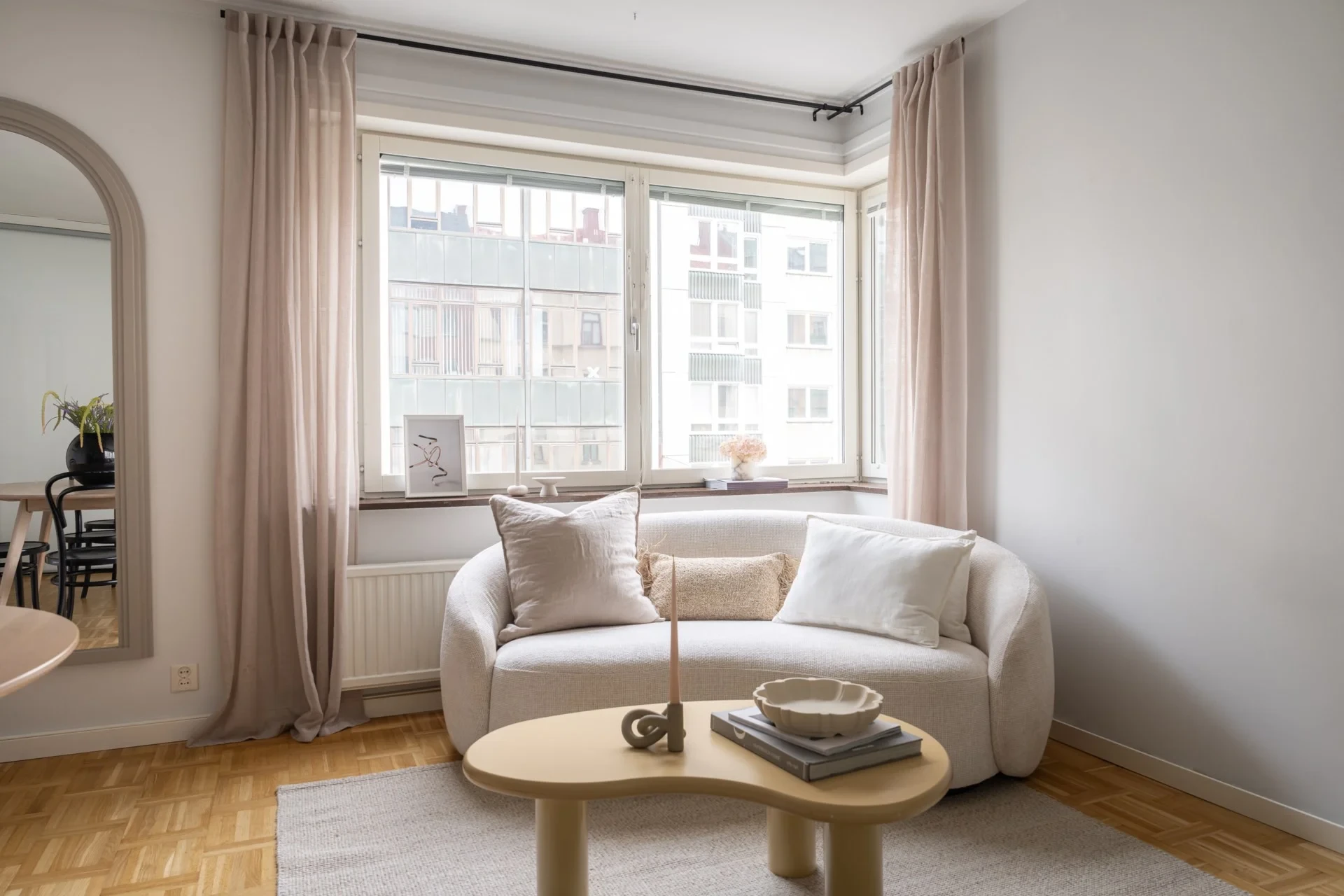 Sällsynt möjlighet – garageplats med laddbox och el ingår i avgiften!