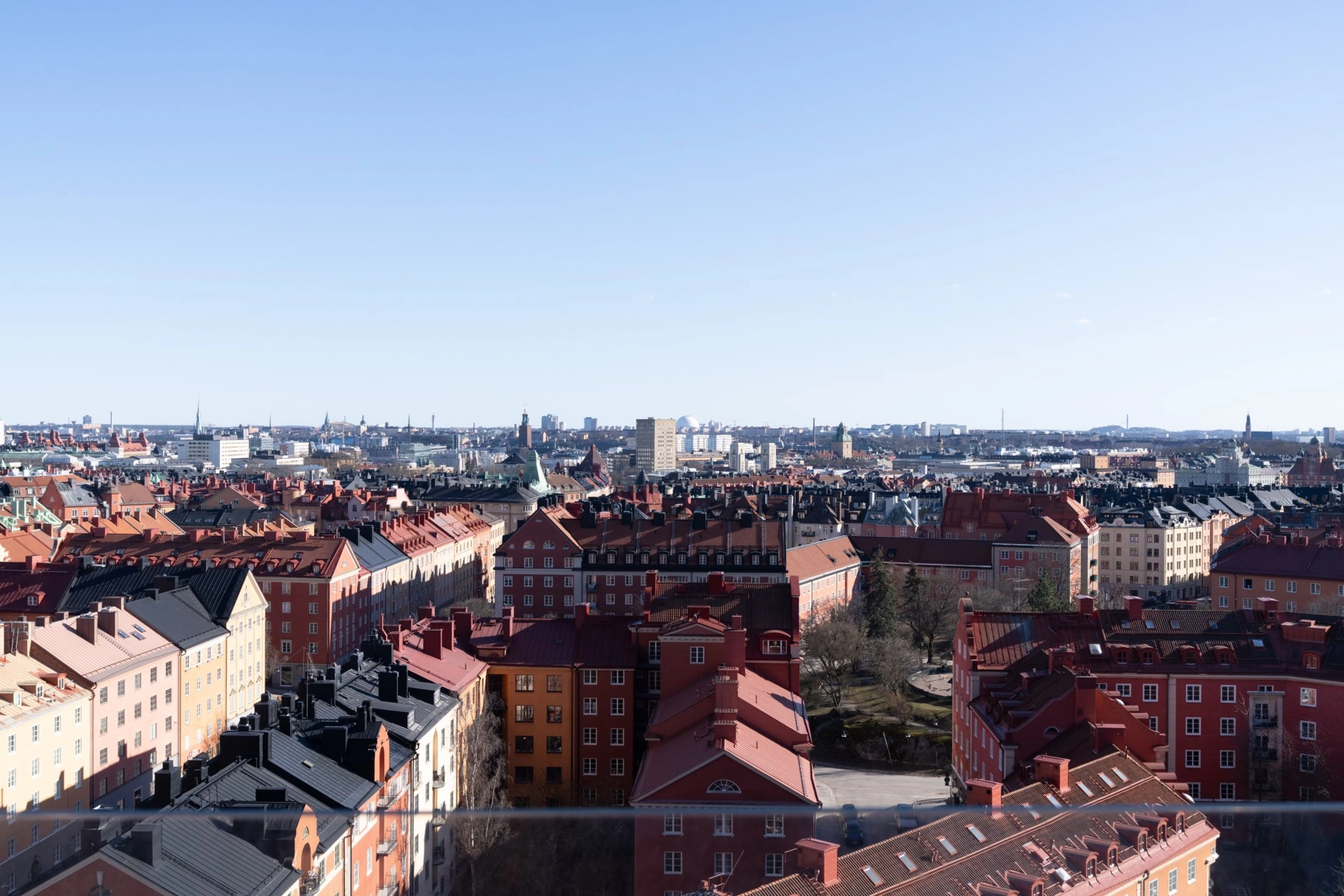 Sällan till salu – Tvåa på våning 14 med milsvid utsikt över Stockholm!