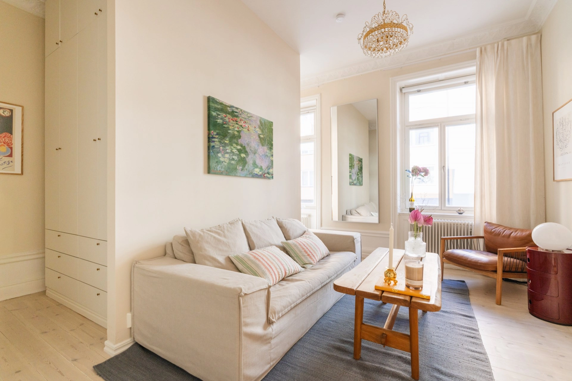 Sekelskiftestvåa i fint skick med fungerande kakelugn!