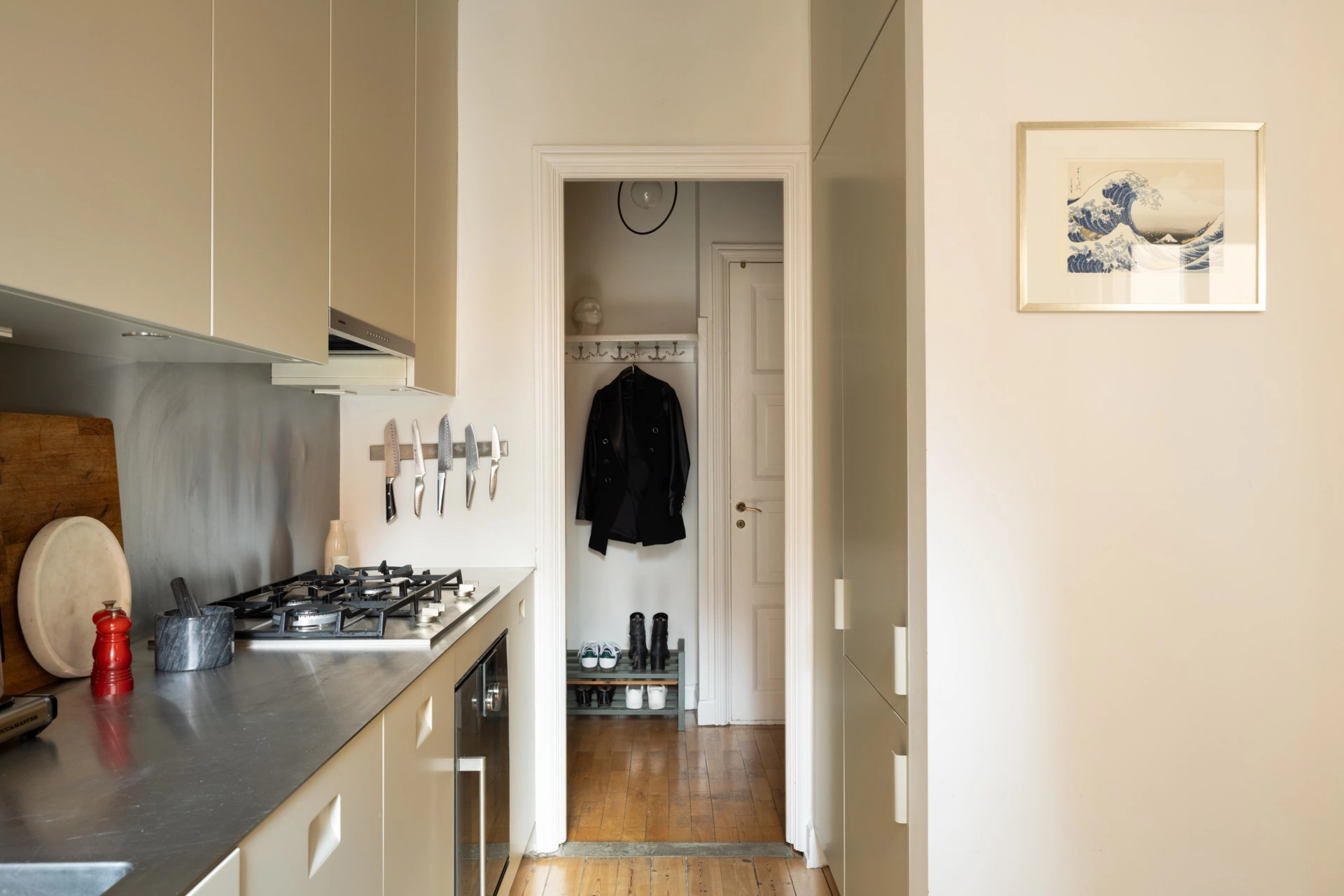 Tvåa med själ och karaktär – öppen spis & fiskbensparkett!
