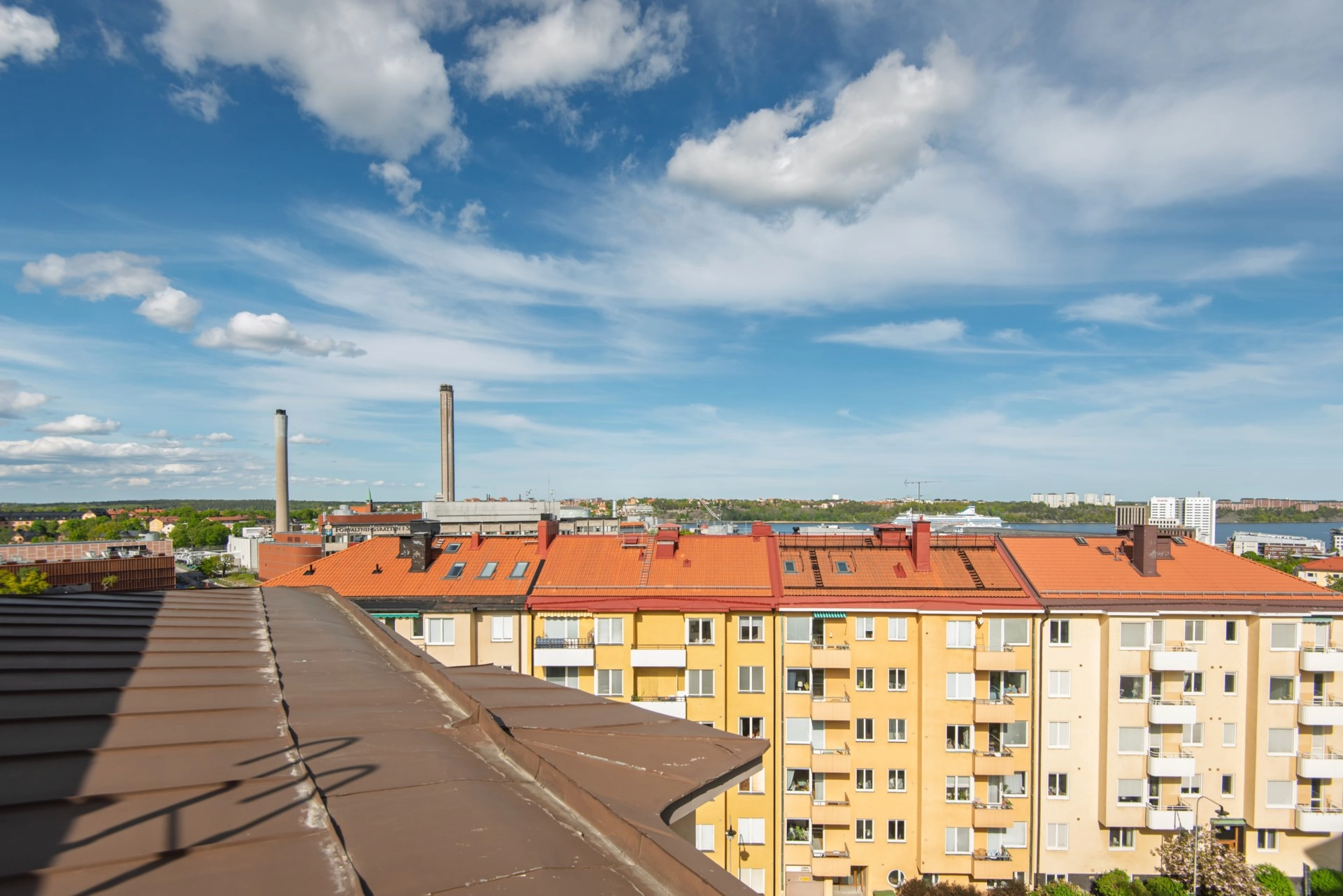 Fint renoverad etta med balkong och fint ljusinsläpp!