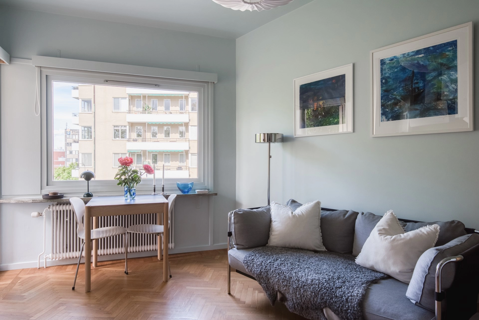Fint renoverad etta med balkong och fint ljusinsläpp!