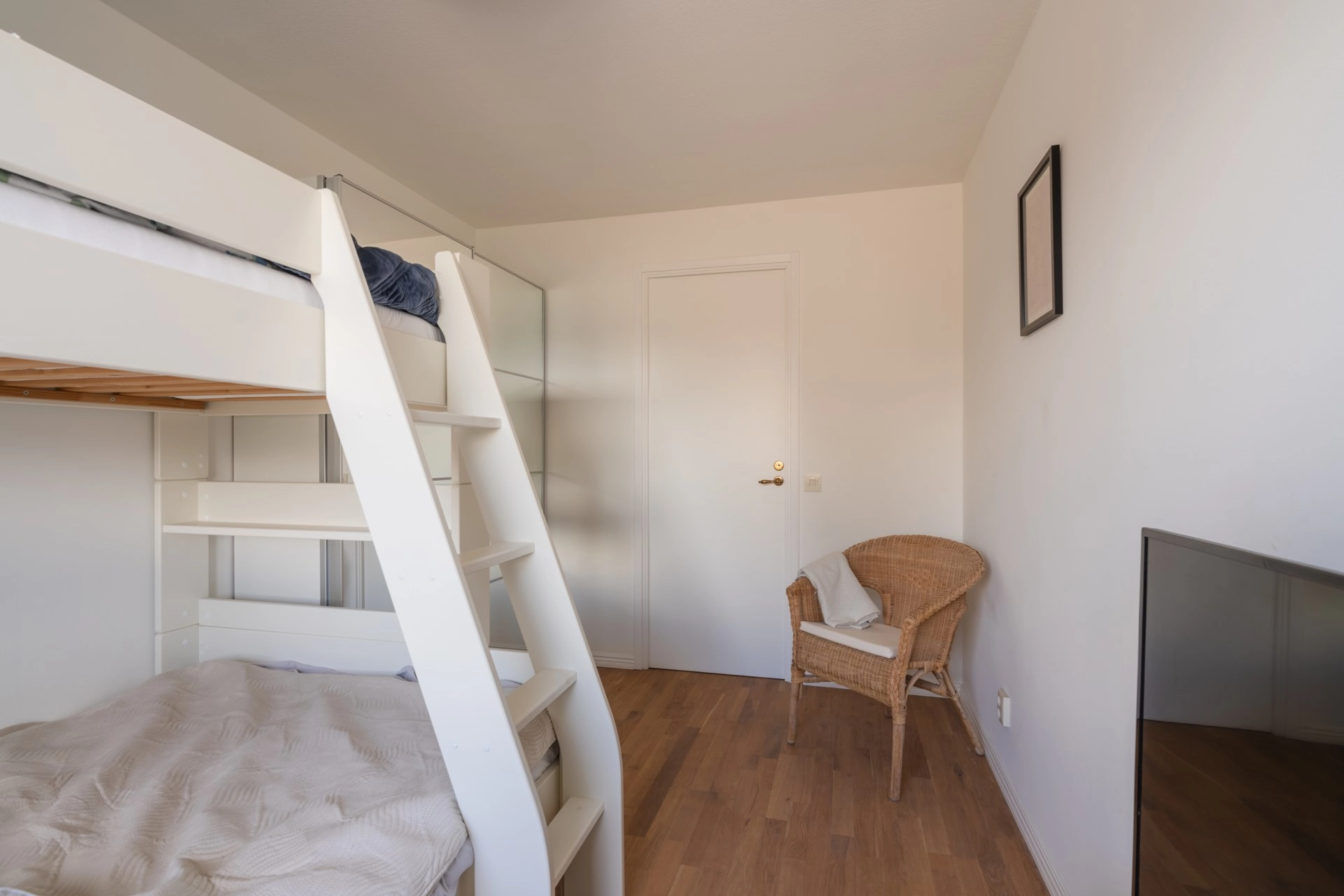 Drömboende i hjärtat av Birkastan – optimal trea med balkong i söderläge och garage!