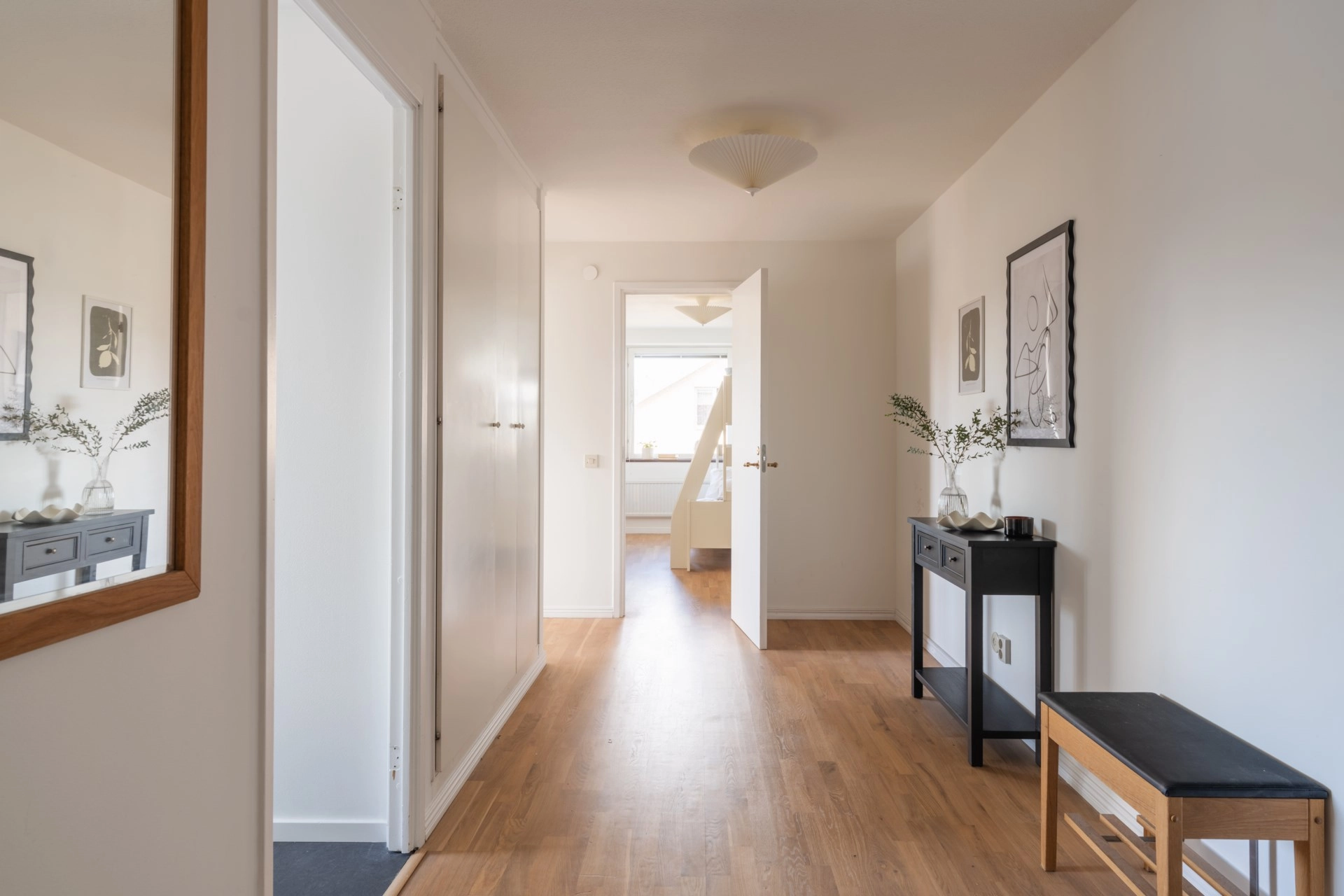 Drömboende i hjärtat av Birkastan – optimal trea med balkong i söderläge och garage!