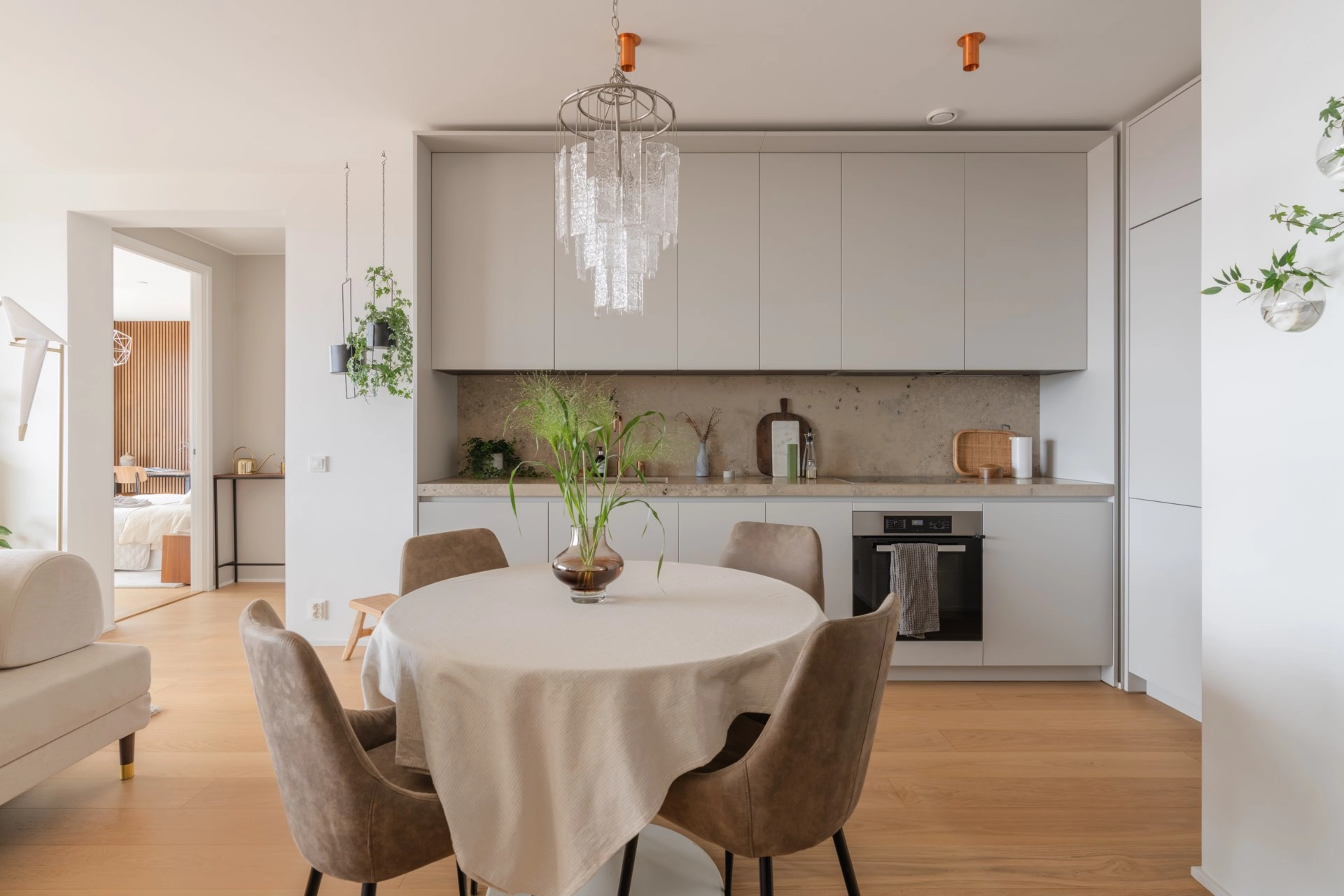 Våning 20 med söderterrass och utsikt över Stockholm!