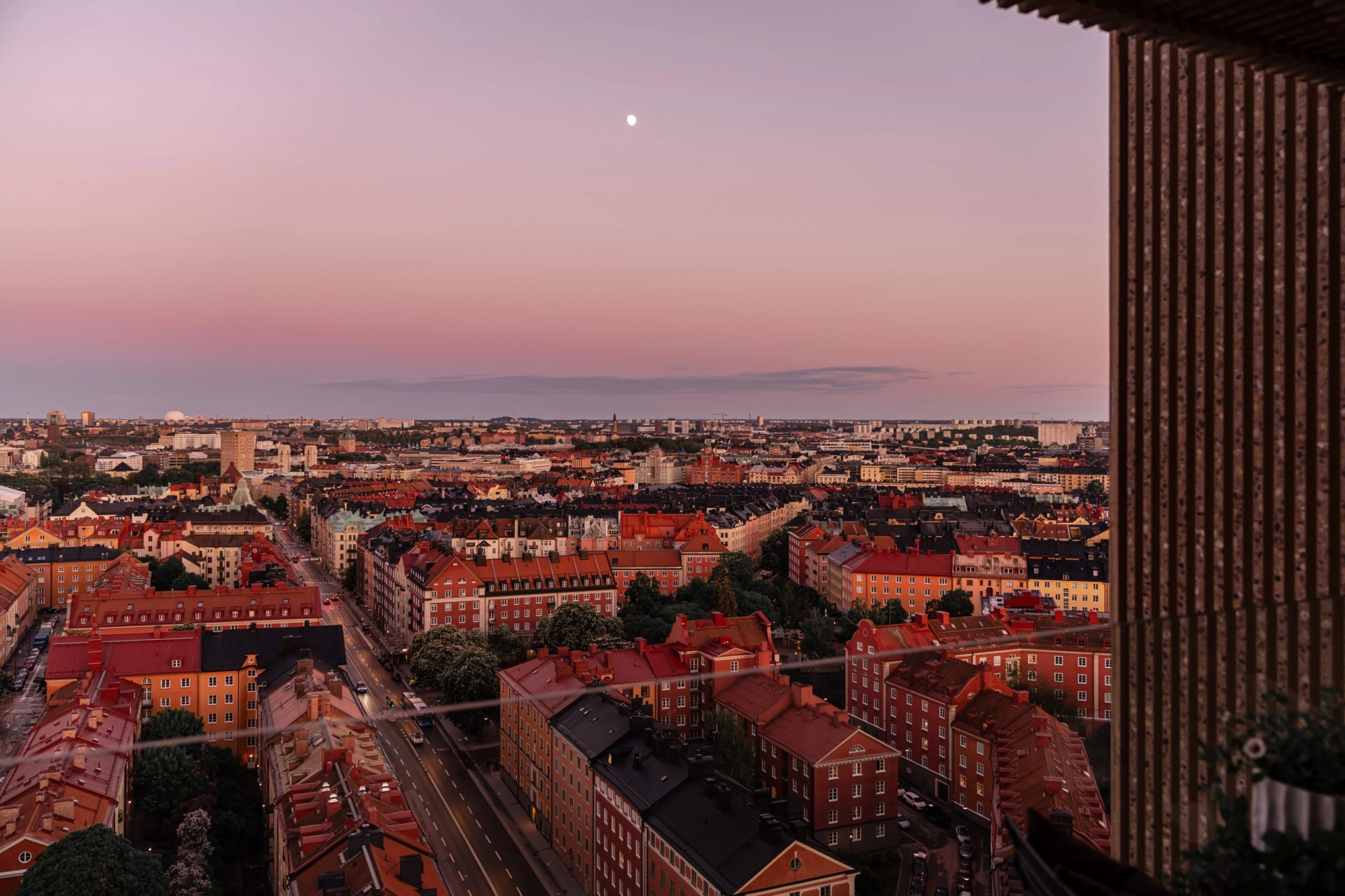 Våning 20 med söderterrass och utsikt över Stockholm!