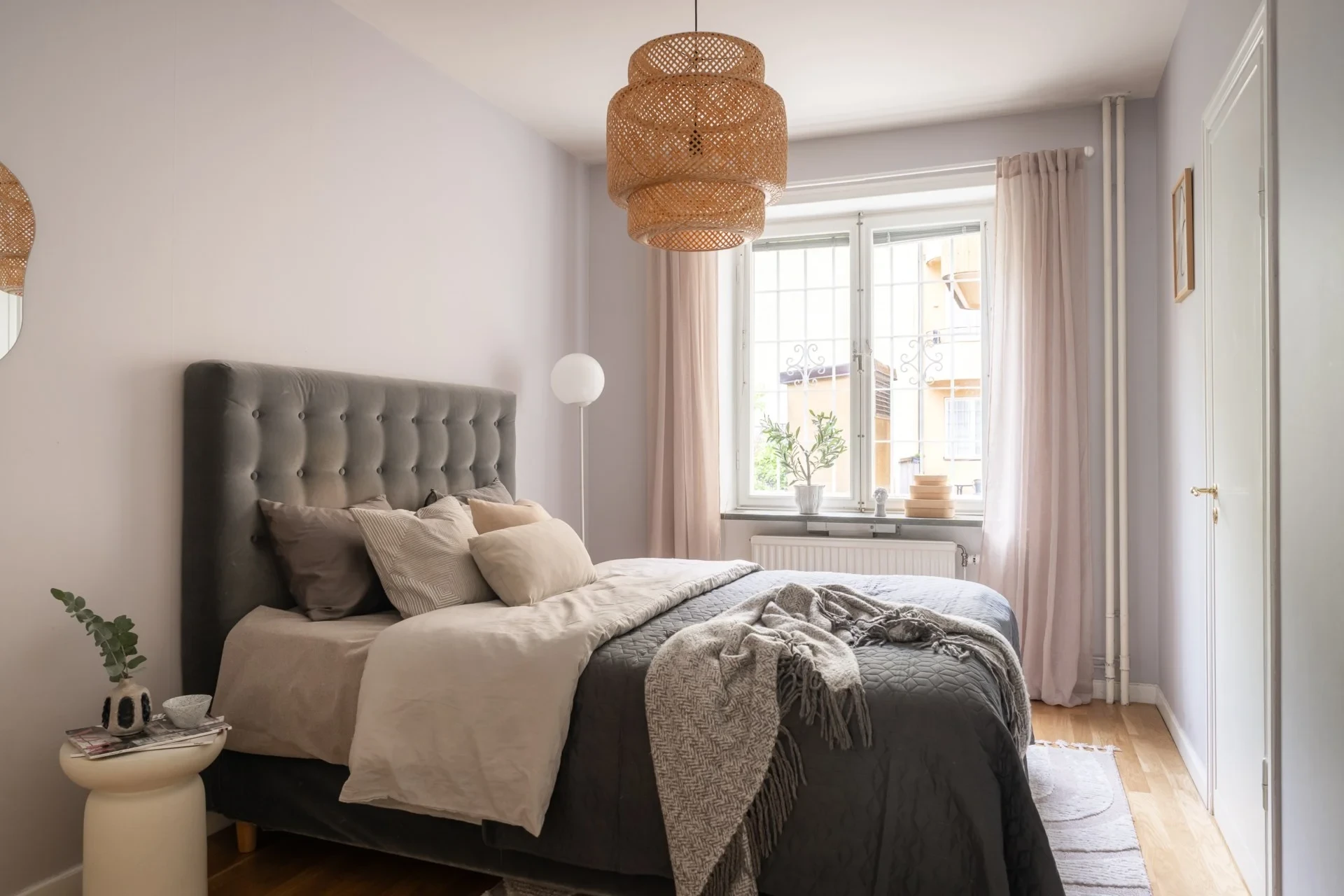 Sekelskiftesdröm på attraktiva Frejgatan – charmig 40-talstrea med ljus och själ!