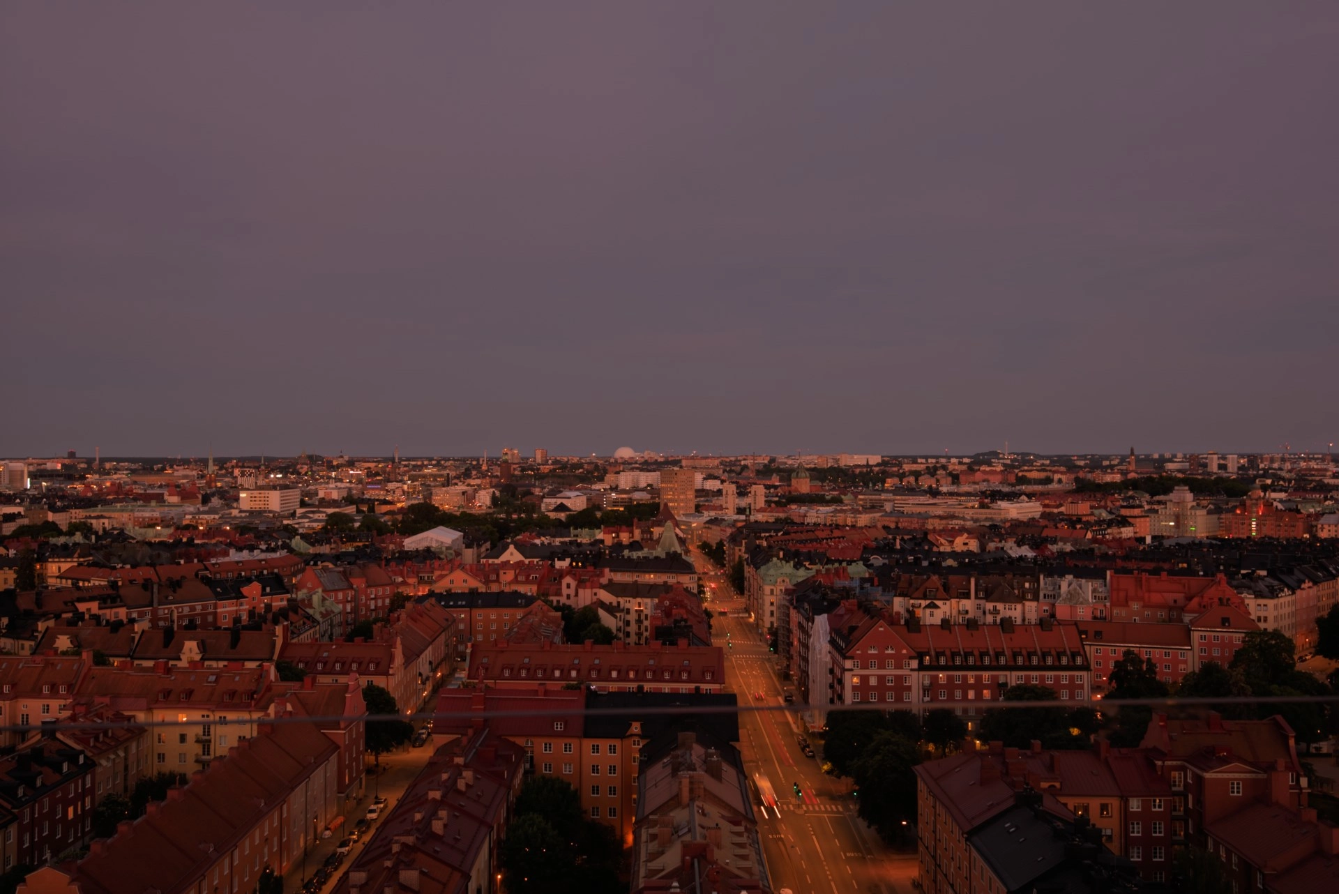 Spektakulär trea (möjlig fyra) med två balkonger och mildsvid utsikt på 20:e våningen!