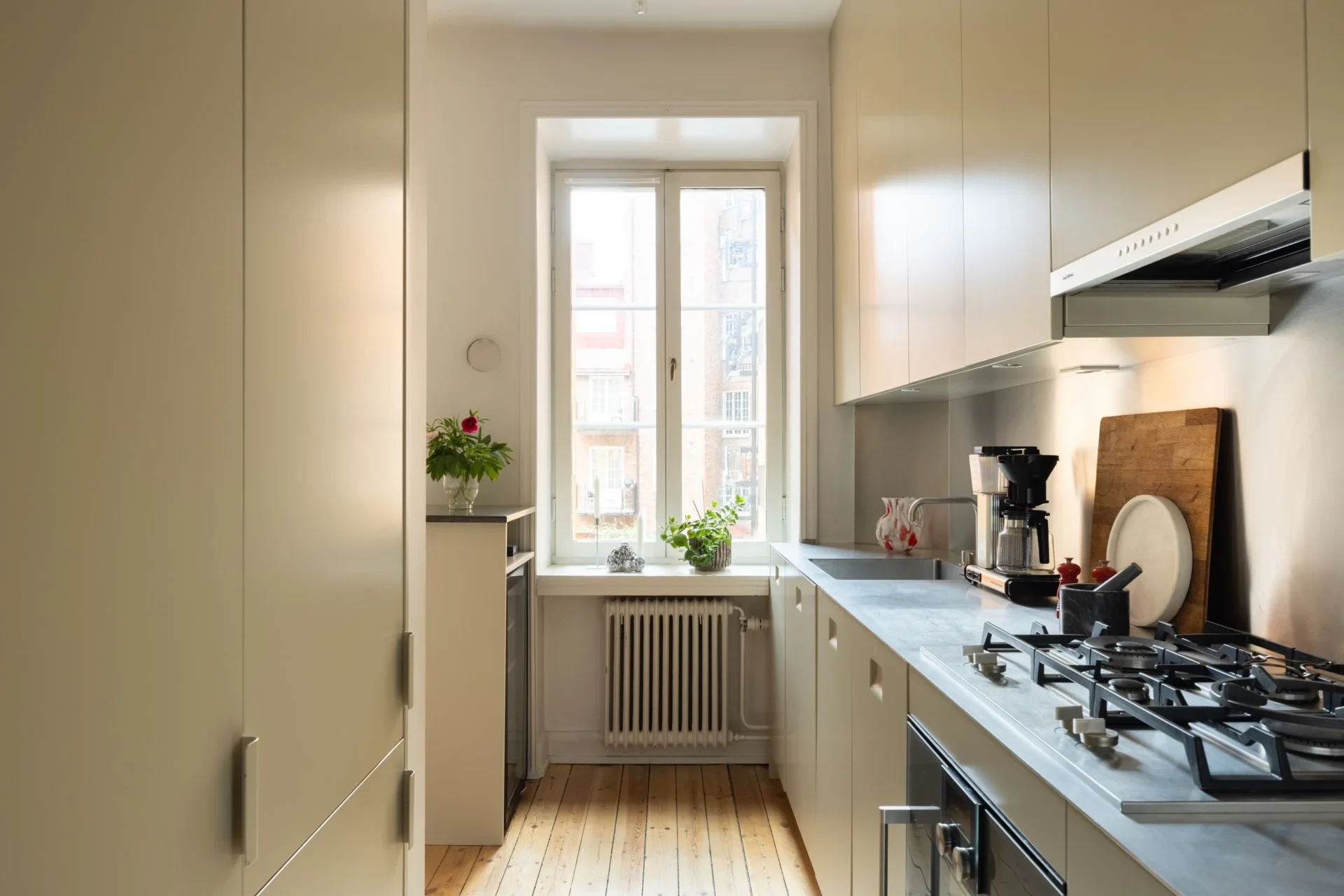 Tvåa med själ och karaktär – öppen spis & fiskbensparkett!