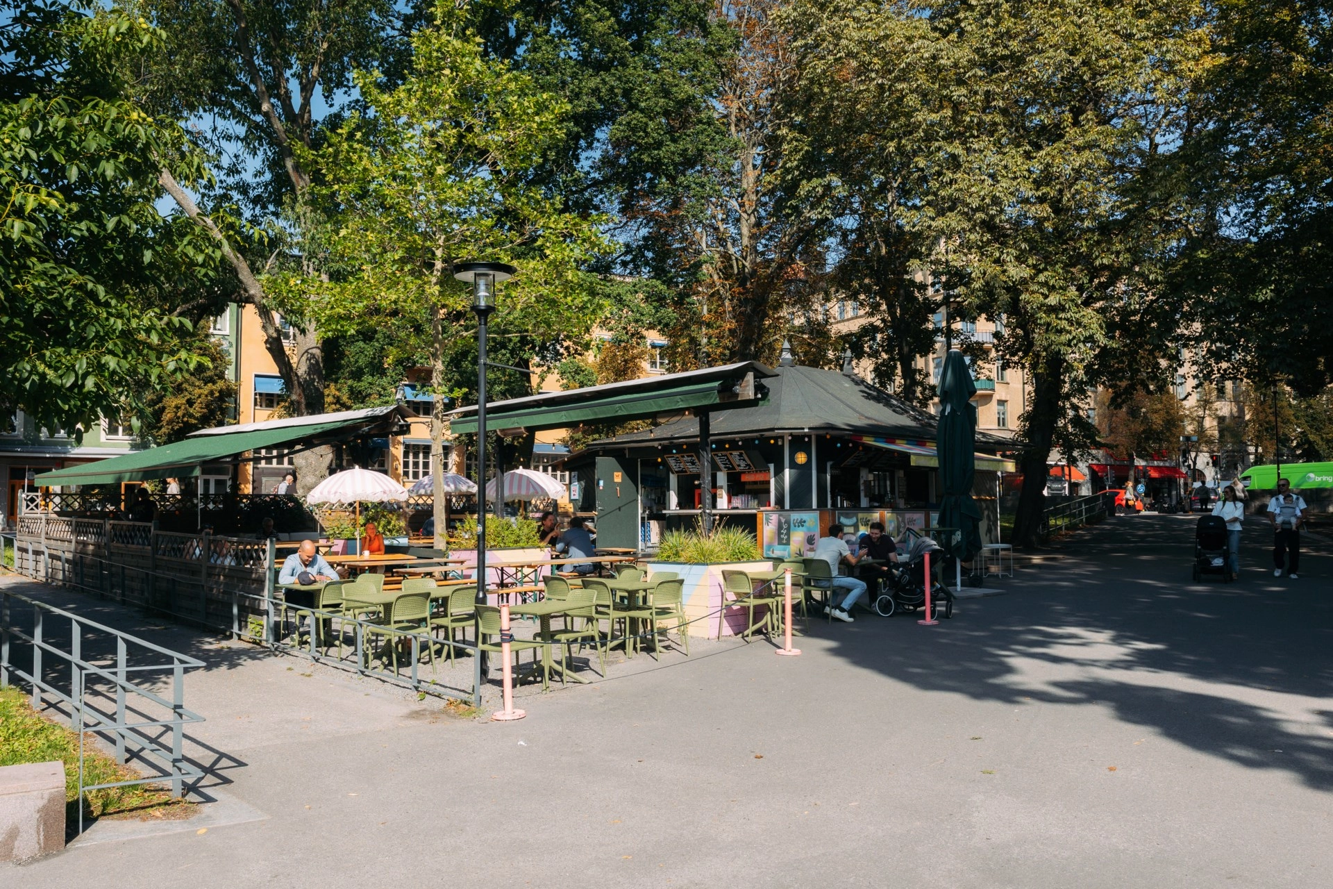 Ljus och exklusiv trea med 2 terrasser i söderläge!