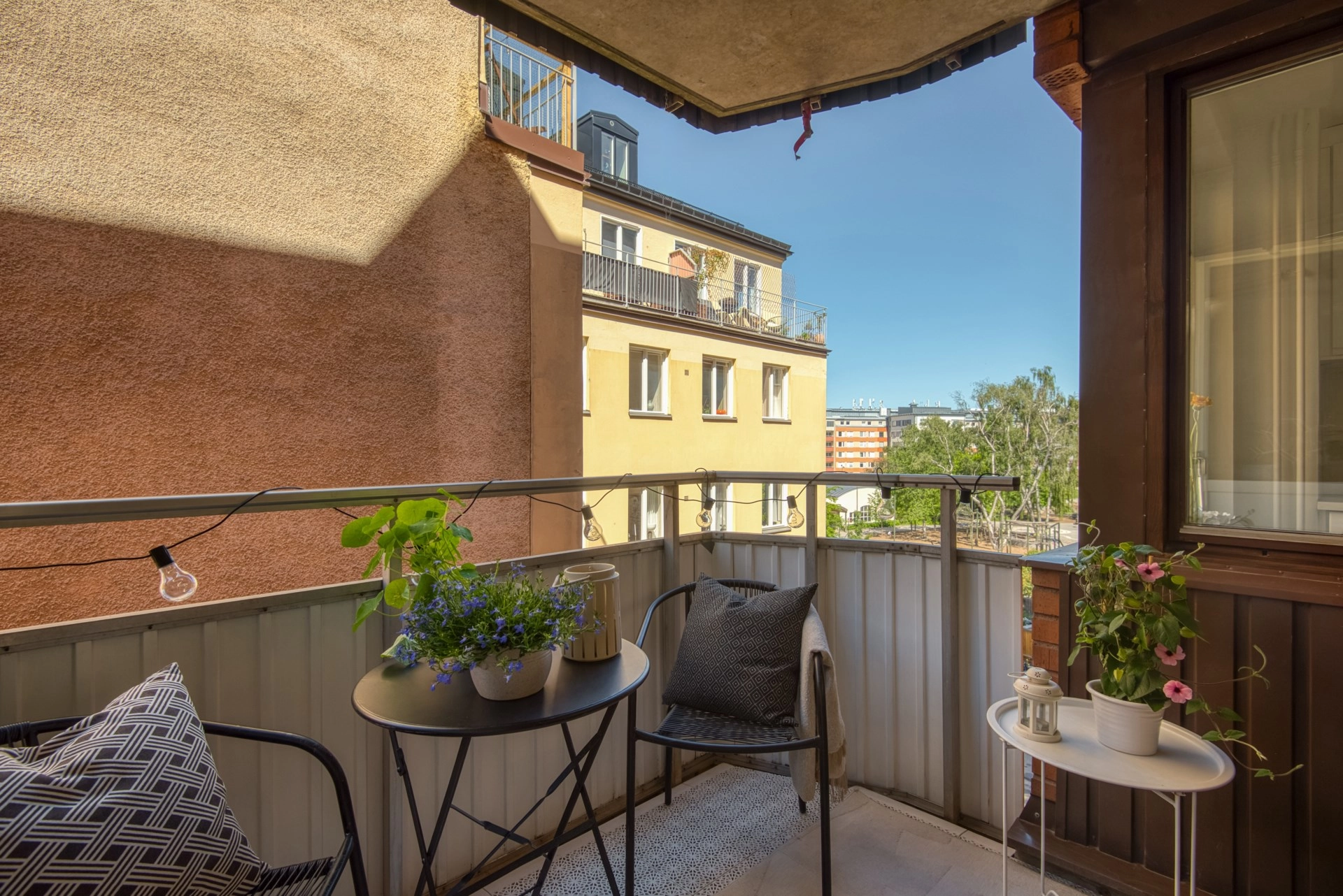 Optimal fyra med balkong och garage i stambytt föreningen!