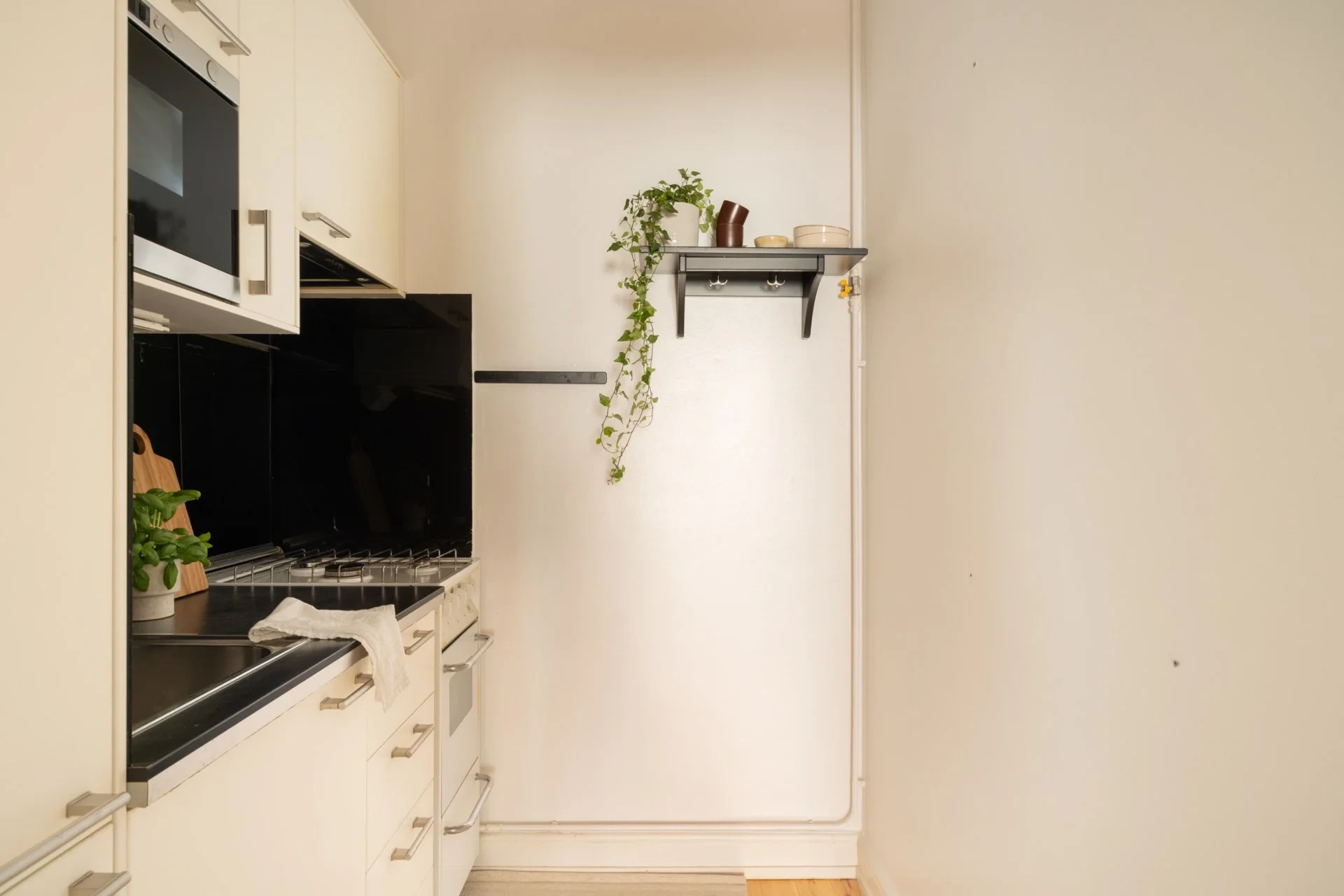 20-talscharm med ljus och smart planlösning!