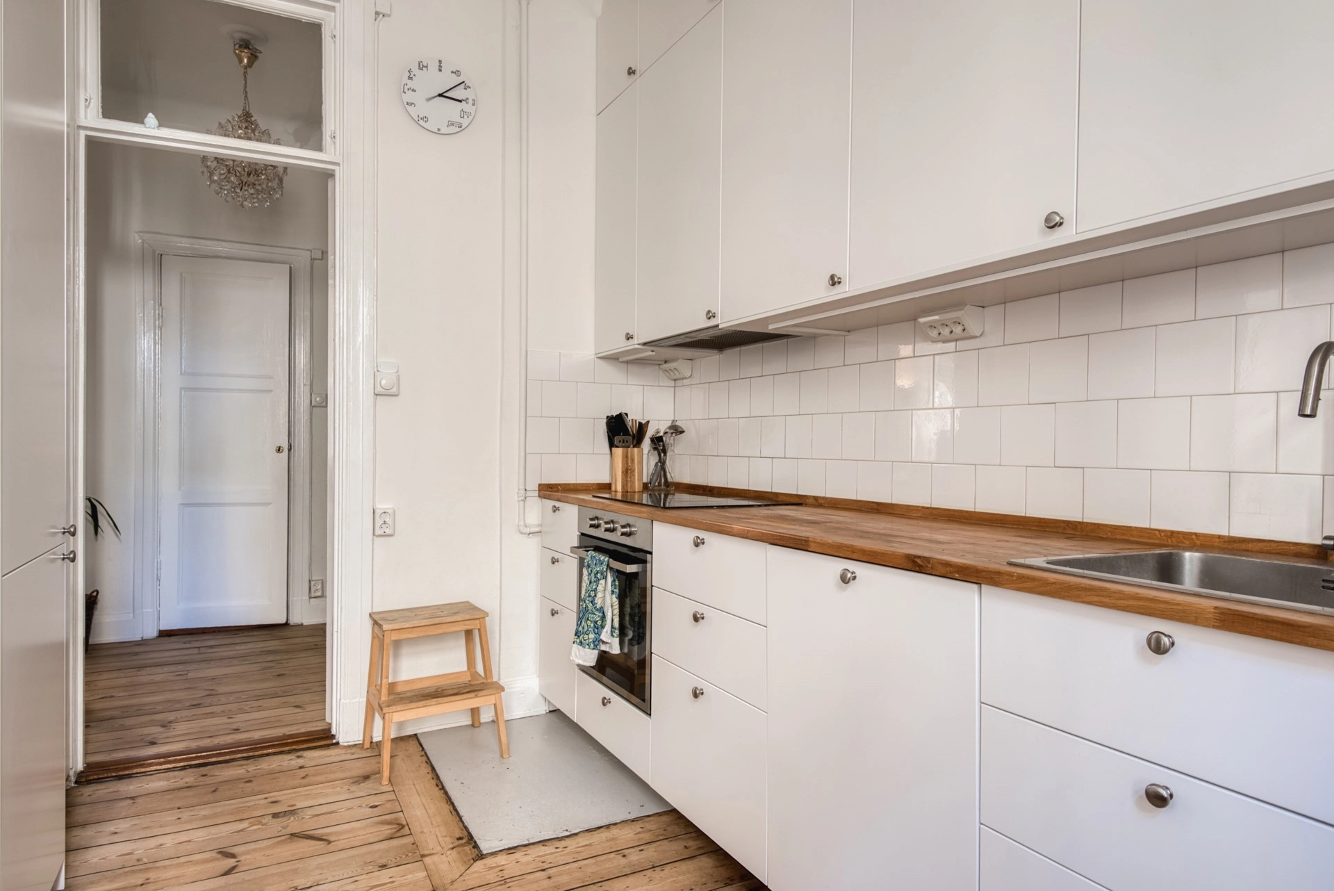 Eftertraktad sekelpärla med stor balkong i väst!