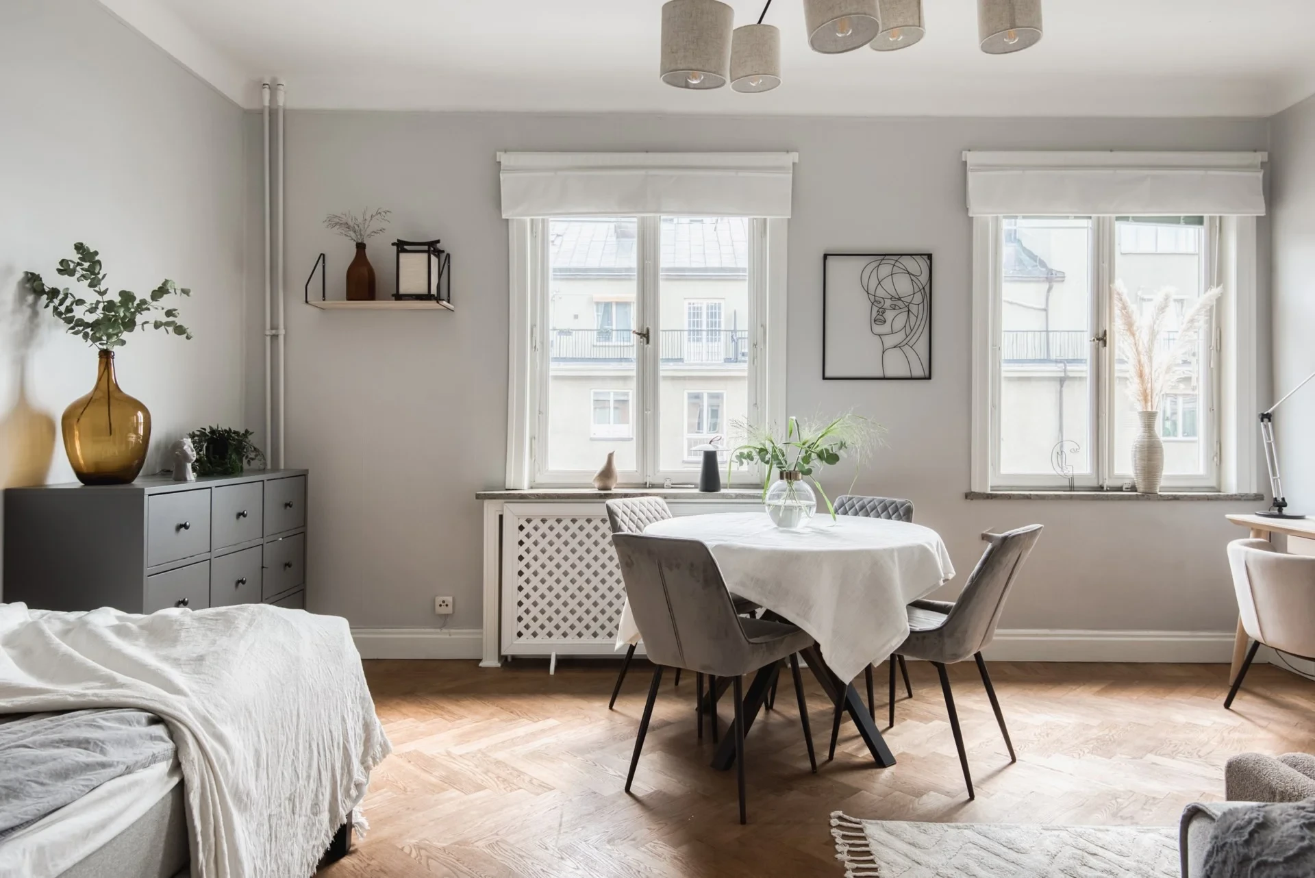 Optimal etta näst högst upp i huset med utsikt mot Norr Mälarstrand!