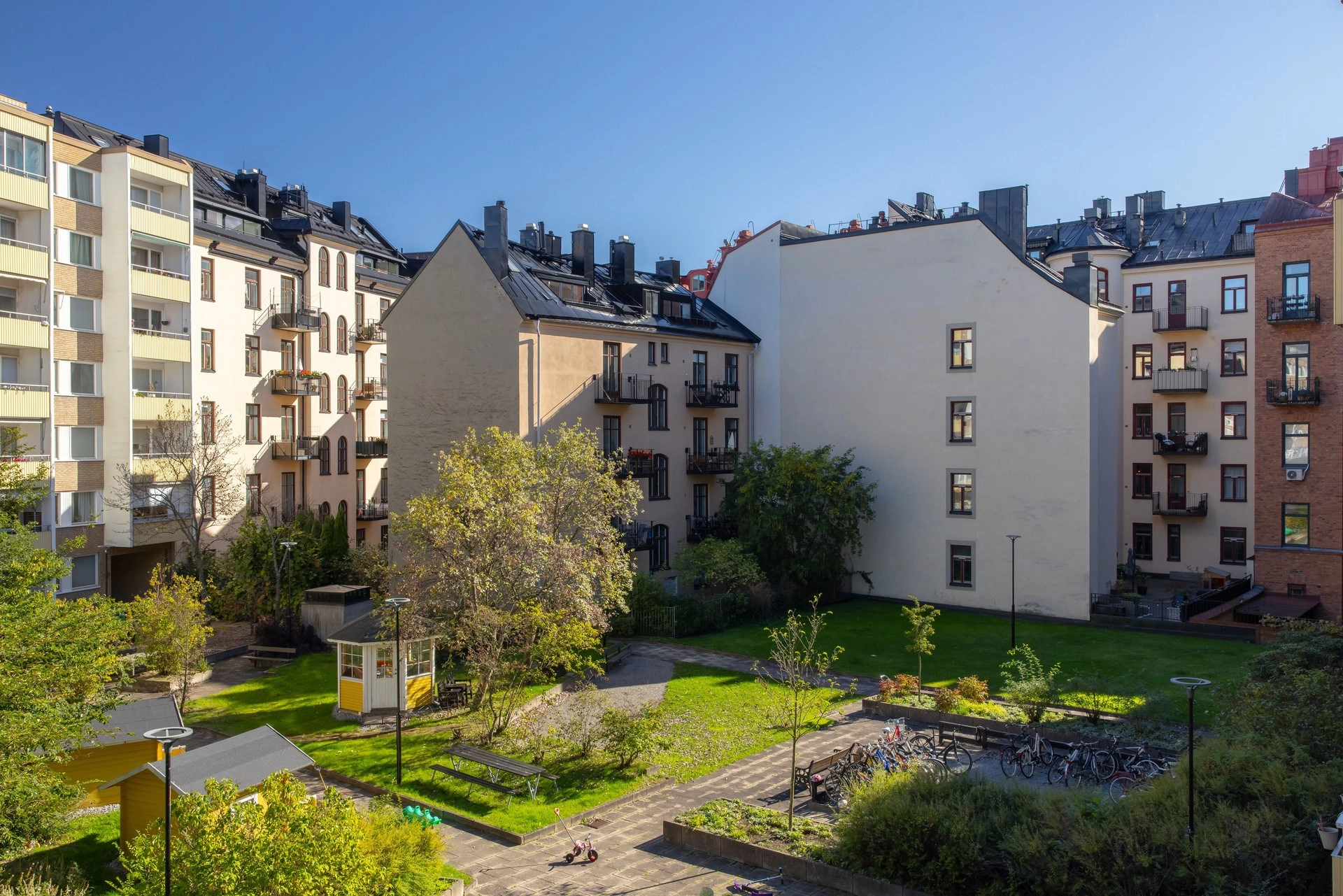 Stadsliv, rymd och 60-talscharm vid Roslagstull