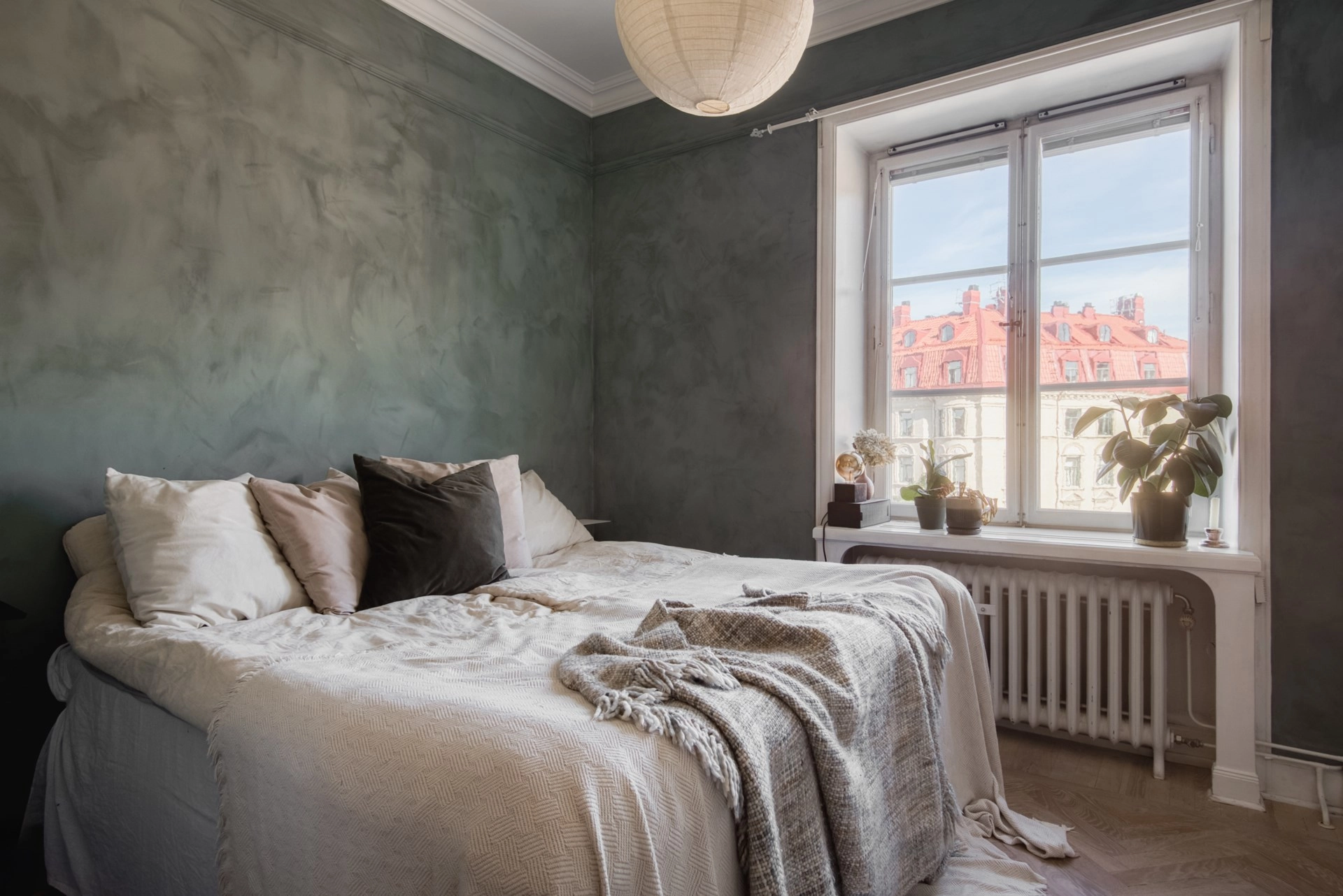 20-talstvåa högt upp på bästa läge på Östermalm!