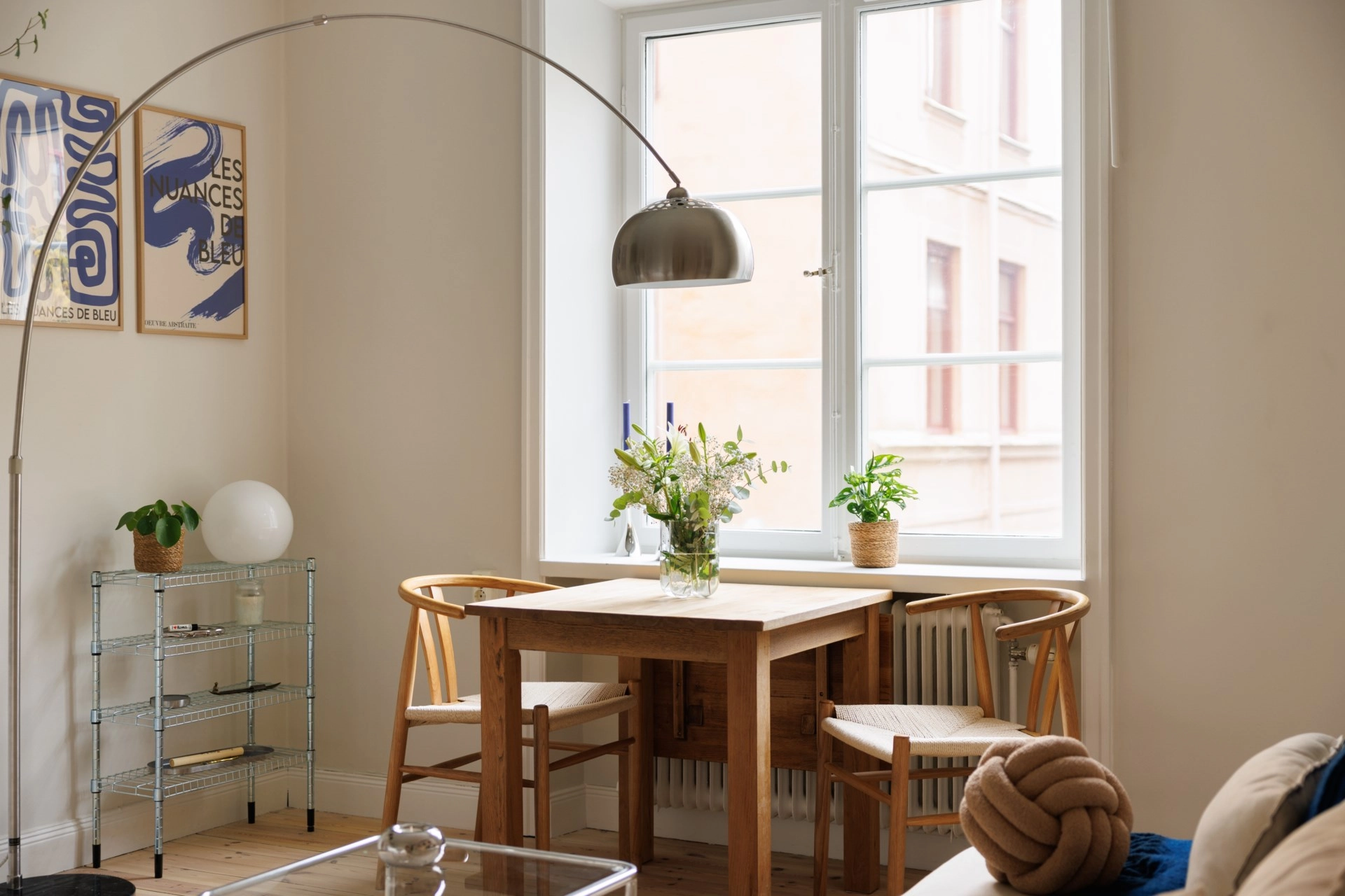 Birger Jarlsgatan 104E – Välkomnande känsla och tidlös stil