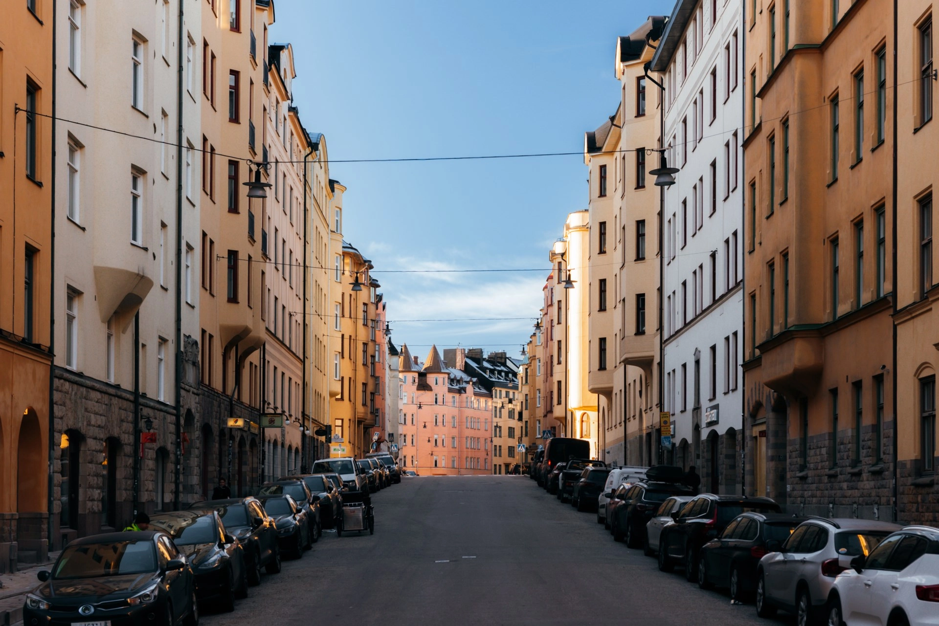 Sekelskiftescharm och social planlösning på attraktiva Tomtebogatan 31