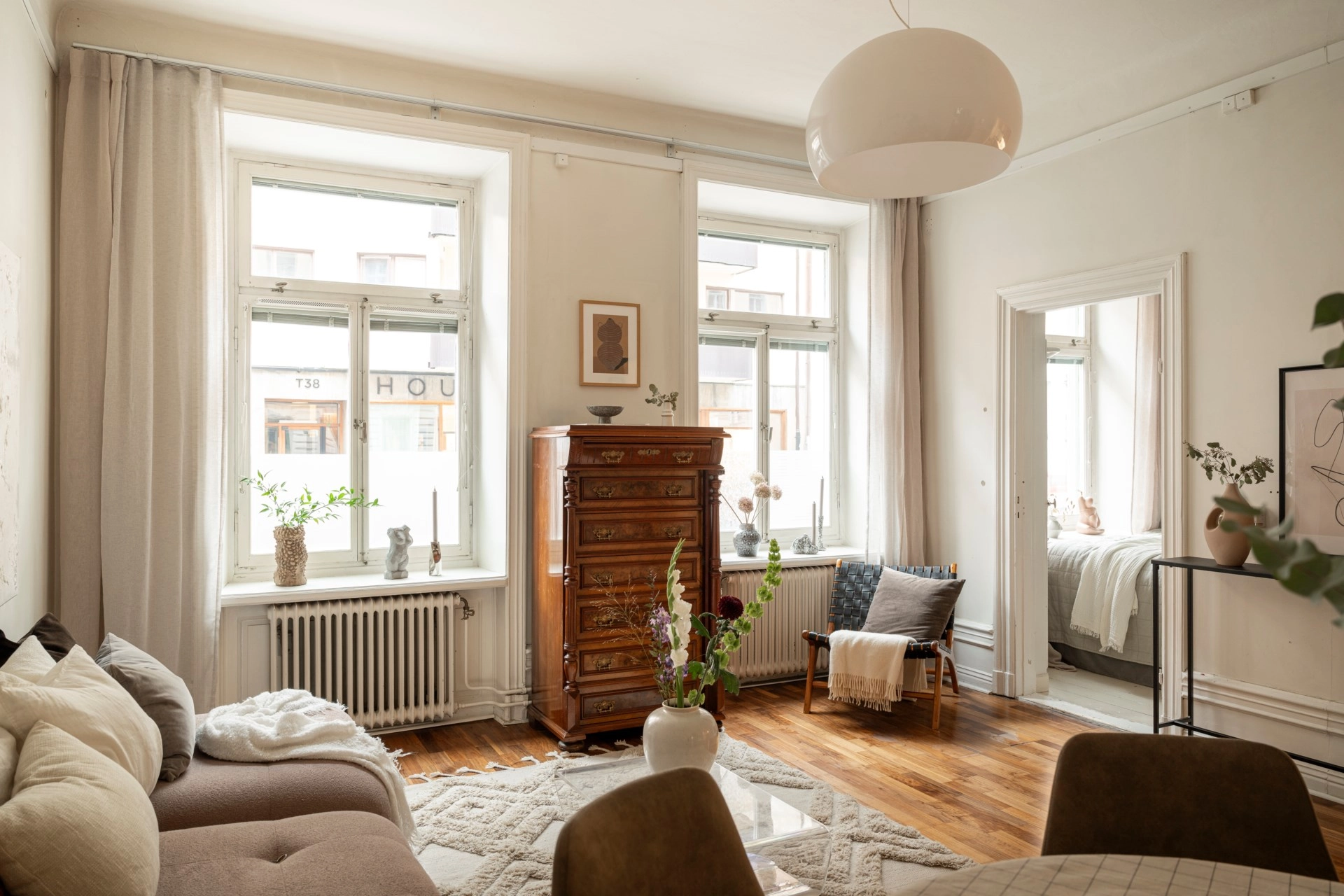 Tegnersgatan 49 – Citypärla med högt i tak och sekelskifteskaraktär.