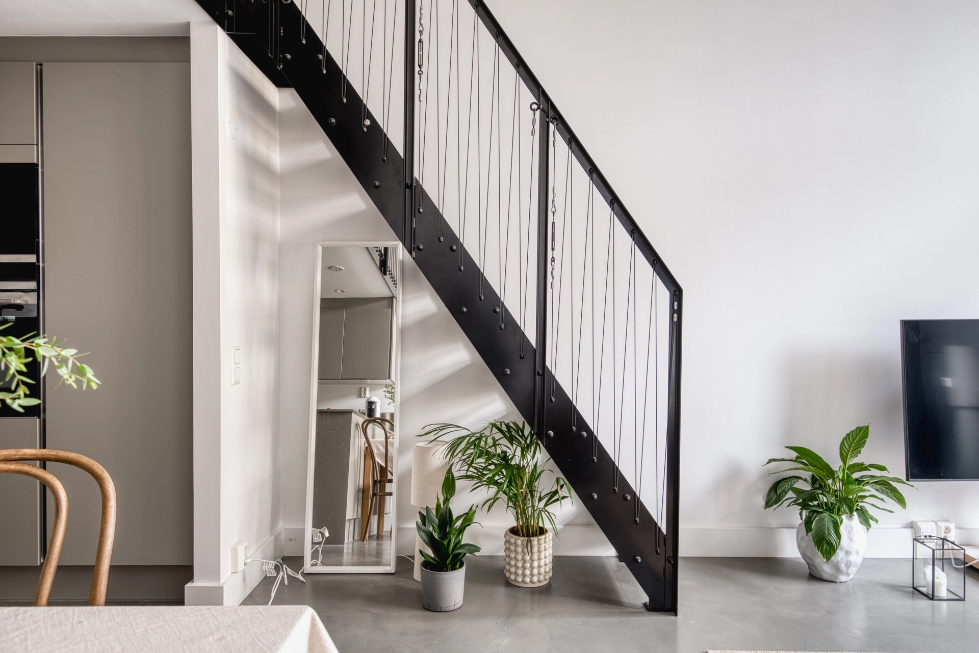 Exklusiv studiolägenhet med loft och terrass i expansiva Hagastaden