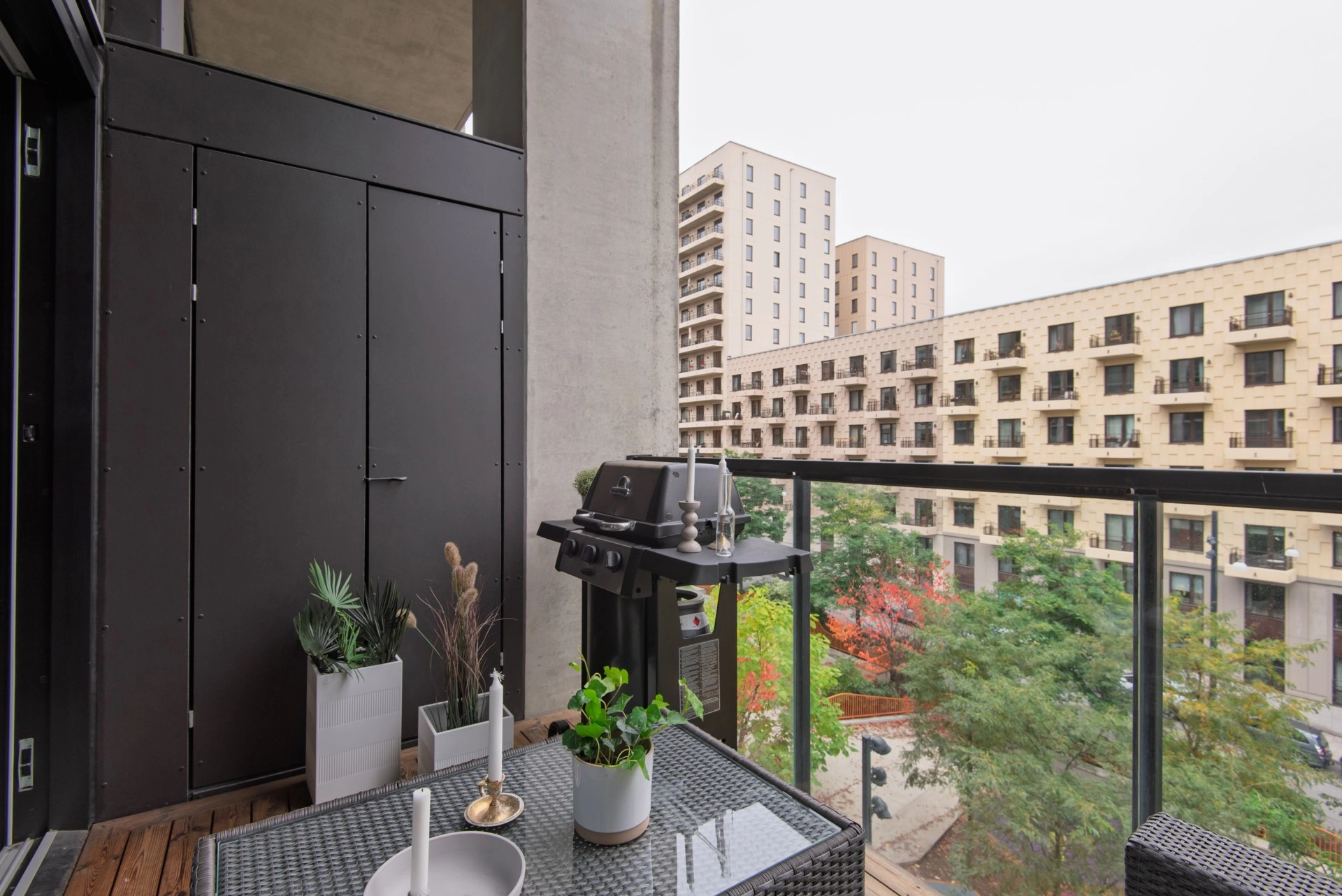 Exklusiv studiolägenhet med loft och terrass i expansiva Hagastaden