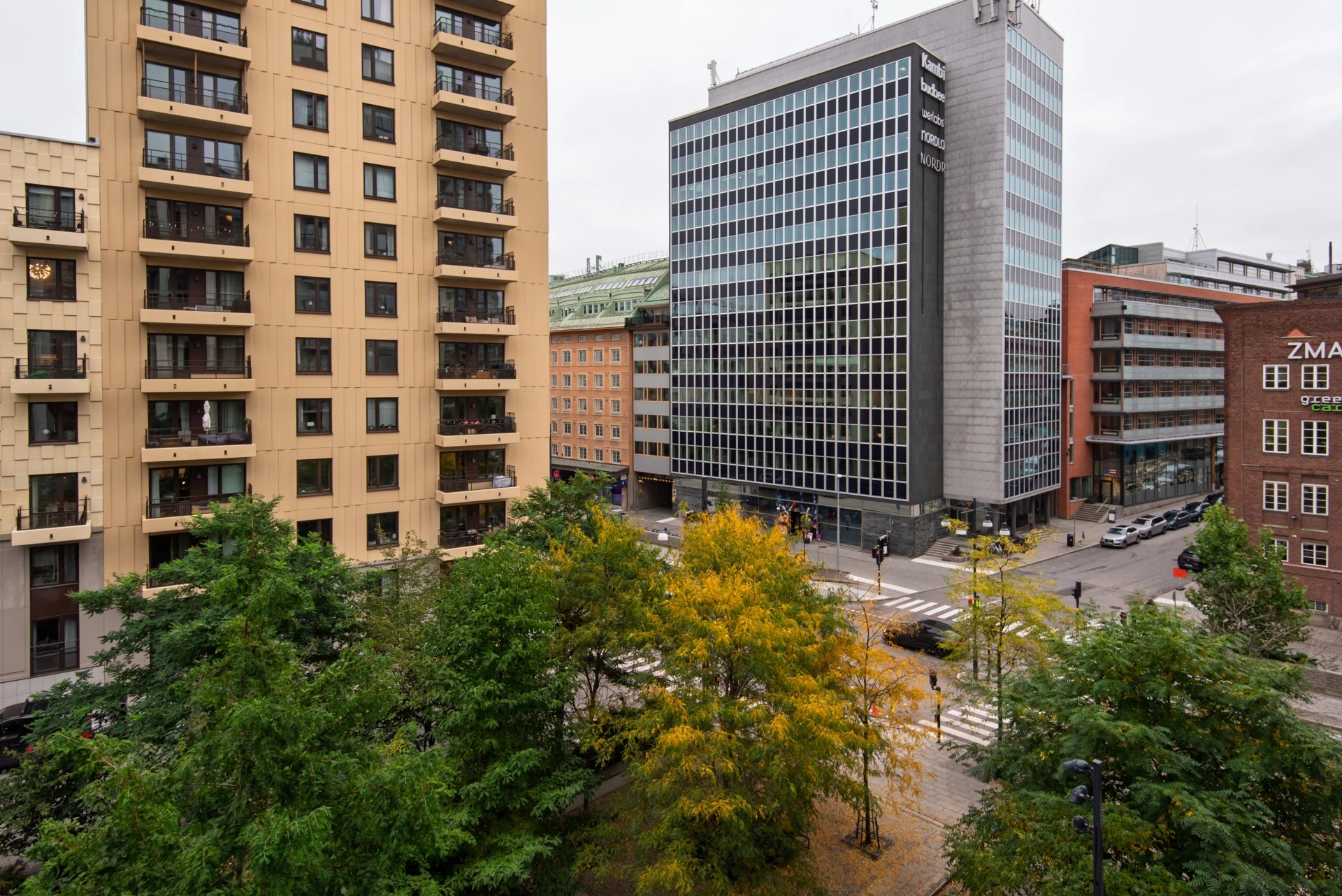 Exklusiv studiolägenhet med loft och terrass i expansiva Hagastaden