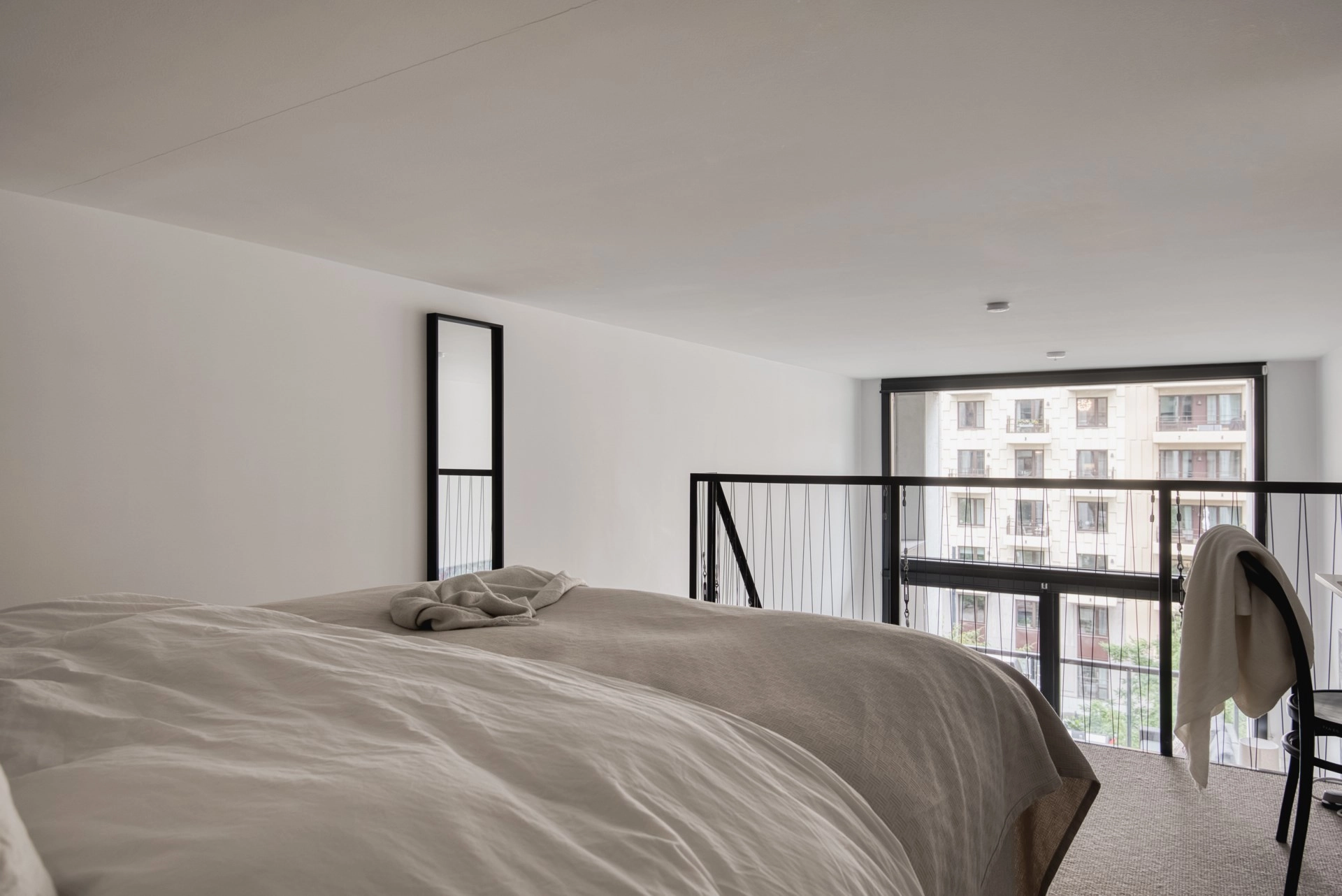 Exklusiv studiolägenhet med loft och terrass i expansiva Hagastaden