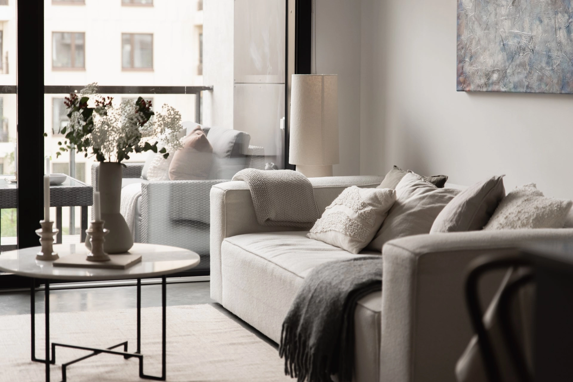 Exklusiv studiolägenhet med loft och terrass i expansiva Hagastaden