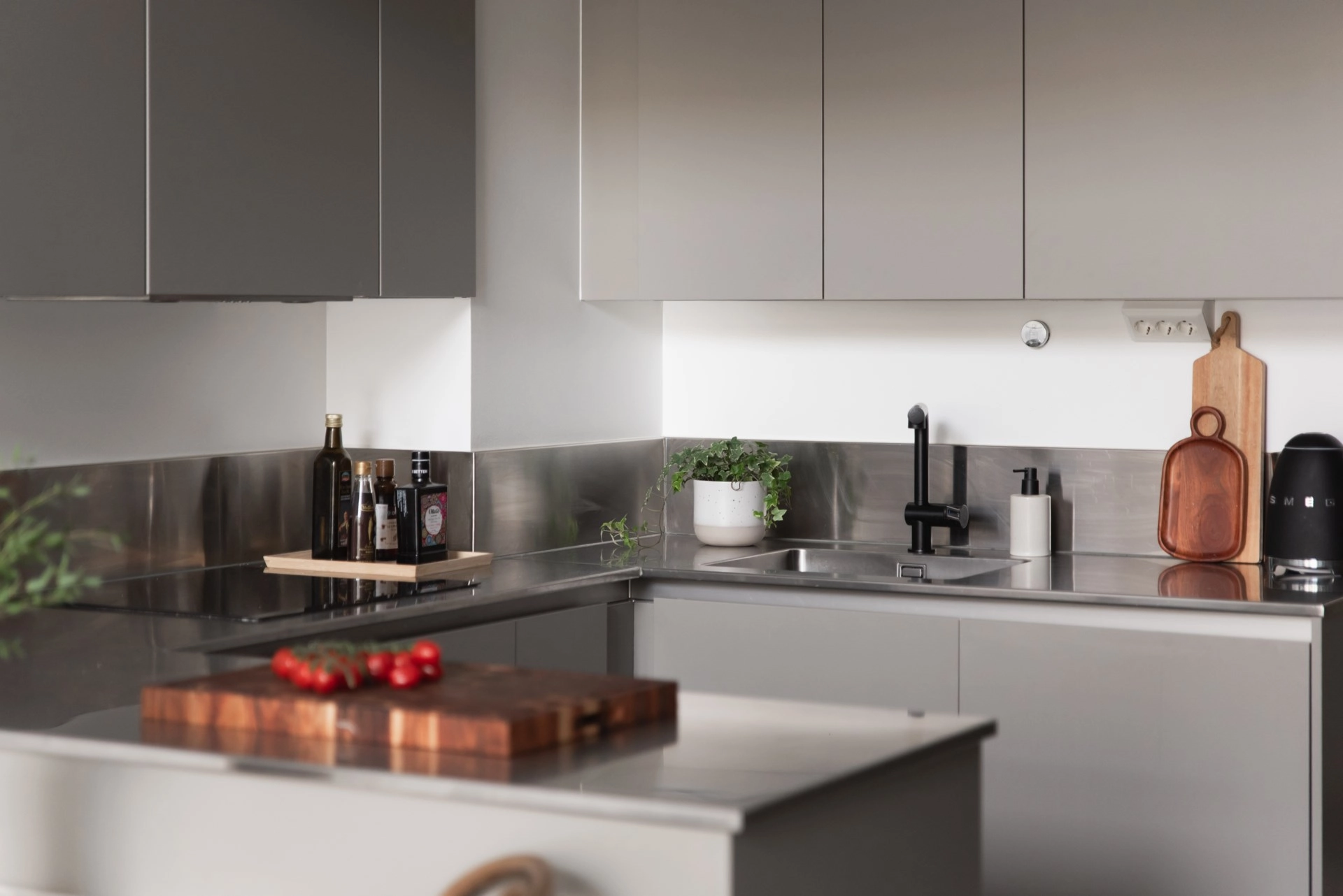 Exklusiv studiolägenhet med loft och terrass i expansiva Hagastaden