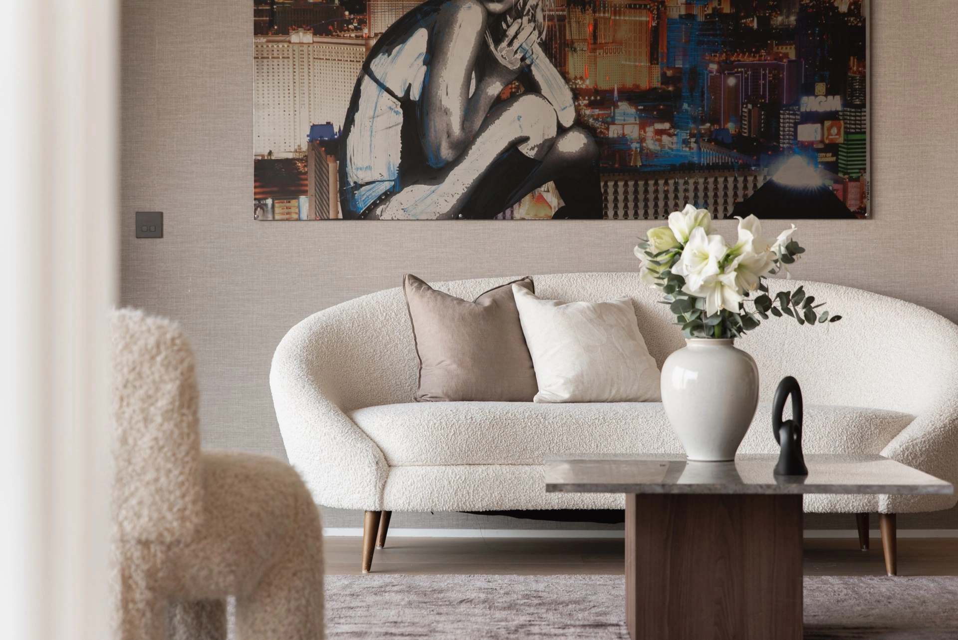 Gaveltrea med dubbla terrasser med sol hela dagen!